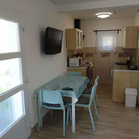 Hébergement de vacances In - Balaton 43111 *